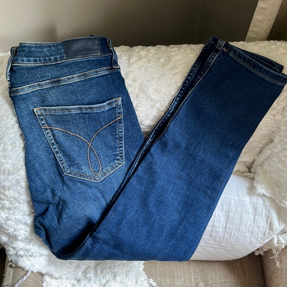 Calvin Klein high rise ankle skinny jeans. Size 8